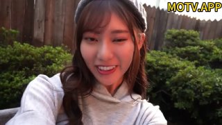 高三小女友穿学生装丝袜 再厕所拍影片给男友看